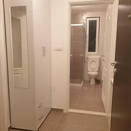 Dunjica Apartment Pale